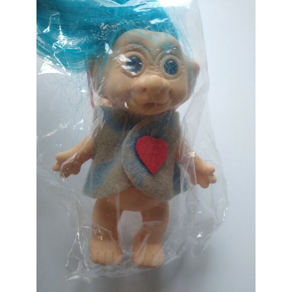 Love Troll Vintage Vinyl Doll Blue Hair Red Heart 1970s Sealed In Bag Window - Picture 4 of 8